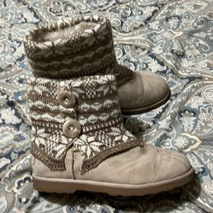 GUC Sweater boots